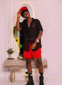 Lin - Male escort in Nairobi Photo 6 of 6