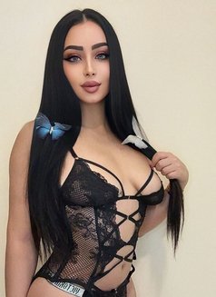 Lin - escort in Abu Dhabi Photo 1 of 6