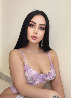 Lin - escort in Abu Dhabi Photo 4 of 6