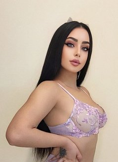 Lin - escort in Abu Dhabi Photo 2 of 5