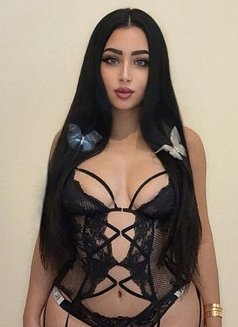 Lin - escort in Abu Dhabi Photo 6 of 6