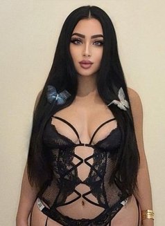 Lin - escort in Abu Dhabi Photo 6 of 8