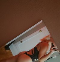 Lin - adult performer in Erbil
