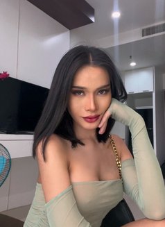 Lin - Transsexual escort in Bangkok Photo 3 of 12
