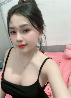 Lin - puta in Şalālah Photo 2 of 5