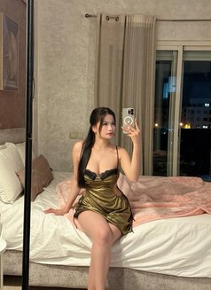 Lina - escort in Mumbai Photo 3 of 9