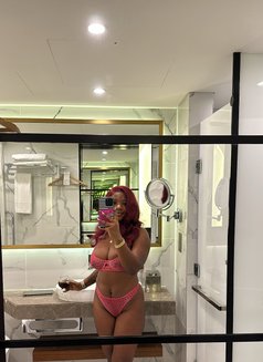 Lina - escort in Dubai Photo 2 of 4