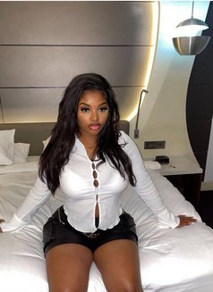 Lina - puta in Erbil Photo 1 of 6