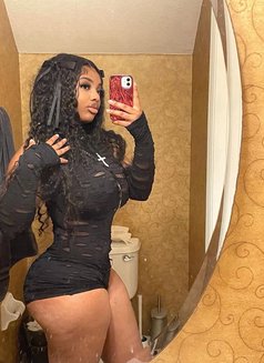 Lina - puta in Erbil Photo 2 of 6