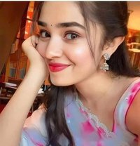 Lina - escort in Muscat