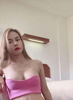 Lina - escort in Al Juffair Photo 5 of 5