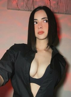 Lina - masseuse in Muscat Photo 1 of 7