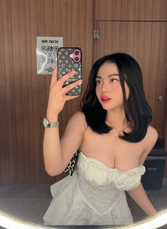 Lina - Transsexual escort in Doha Photo 4 of 7