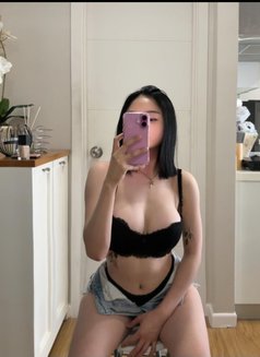 Lina - Transsexual escort in Doha Photo 5 of 7
