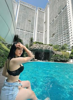 Lina - Transsexual escort in Doha Photo 6 of 7