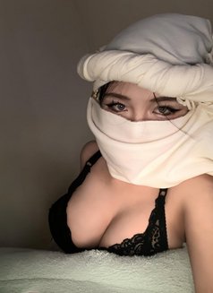 Lina - masseuse in Edmonton Photo 3 of 4
