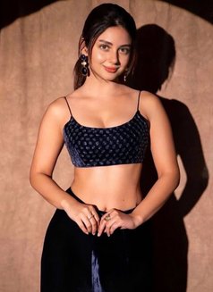 Lina - masseuse in Muscat Photo 1 of 5