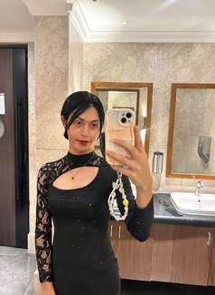 Lina - Transsexual escort agency in Bangalore Photo 2 of 5
