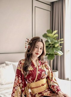 Lina - puta in Abu Dhabi Photo 1 of 1