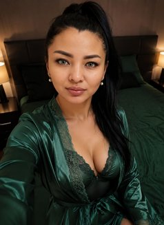 Lina - escort in Riyadh Photo 5 of 5