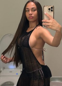 Lina - escort in Muscat Photo 2 of 3