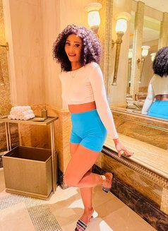 Lina - escort in Abu Dhabi Photo 1 of 10