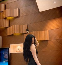 Lina - escort in Dubai Photo 1 of 8