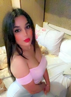 Lamya - puta in İstanbul Photo 10 of 12