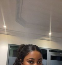 Top and bottom - Transsexual escort in Doha