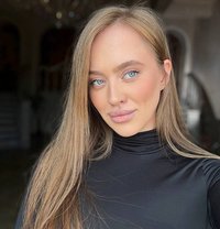 Lina - escort in Beirut