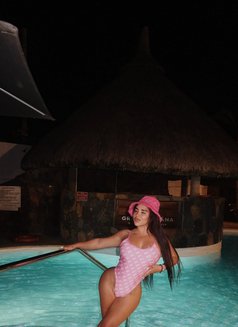 Lina - escort in Dubai Photo 1 of 3