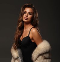 Lina - puta in Dubai