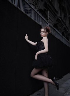 Lina - escort in Hong Kong Photo 5 of 5