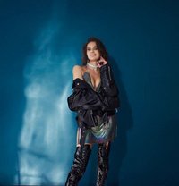 Lina - escort in Hong Kong Photo 1 of 9