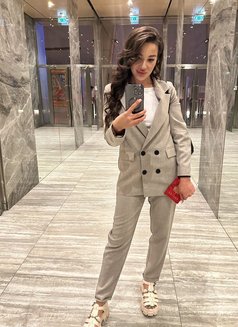 Lina - escort in Hong Kong Photo 8 of 9