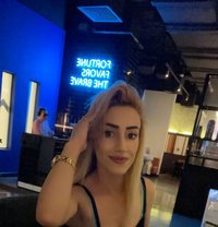 Lina - escort in Muscat