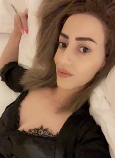 Lina - puta in Muscat Photo 3 of 5