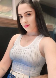 Lina - Acompañantes masculino in Abu Dhabi Photo 2 of 6