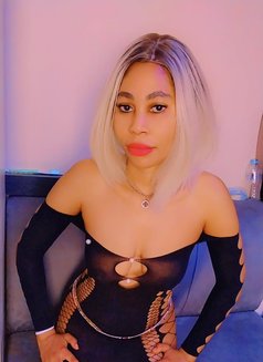 Lina - escort in Riyadh Photo 5 of 7