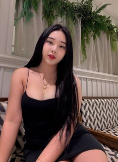 Lina Sexyy - puta in Abu Dhabi Photo 2 of 5