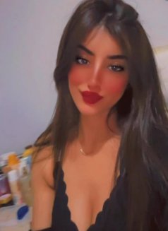 Lina - escort in Jeddah Photo 3 of 8