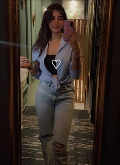 Lina - escort in Jeddah Photo 4 of 8