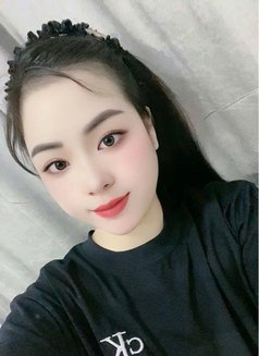 Lina - escort in Jeddah Photo 2 of 5