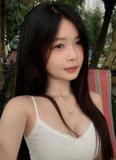 Lina - escort in Dubai Photo 3 of 6