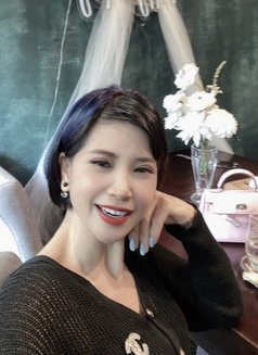 Lina - escort in Hanoi Photo 5 of 6