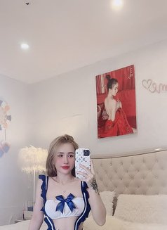Lina - escort in Sharjah Photo 5 of 12