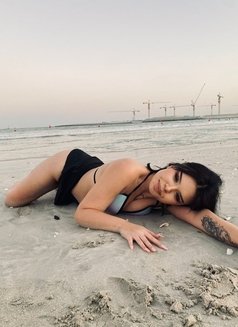 Lina18y, Sexy Teen - puta in Dubai Photo 3 of 9