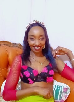 Linah lyn - puta in Nairobi Photo 7 of 7