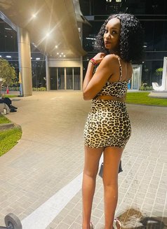 Linah lyn - puta in Nairobi Photo 8 of 10