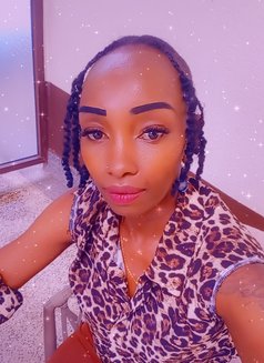 Linah lyn - puta in Nairobi Photo 8 of 8